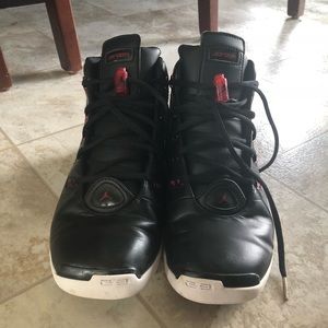 Men’s Jordans size 9, barely worn!